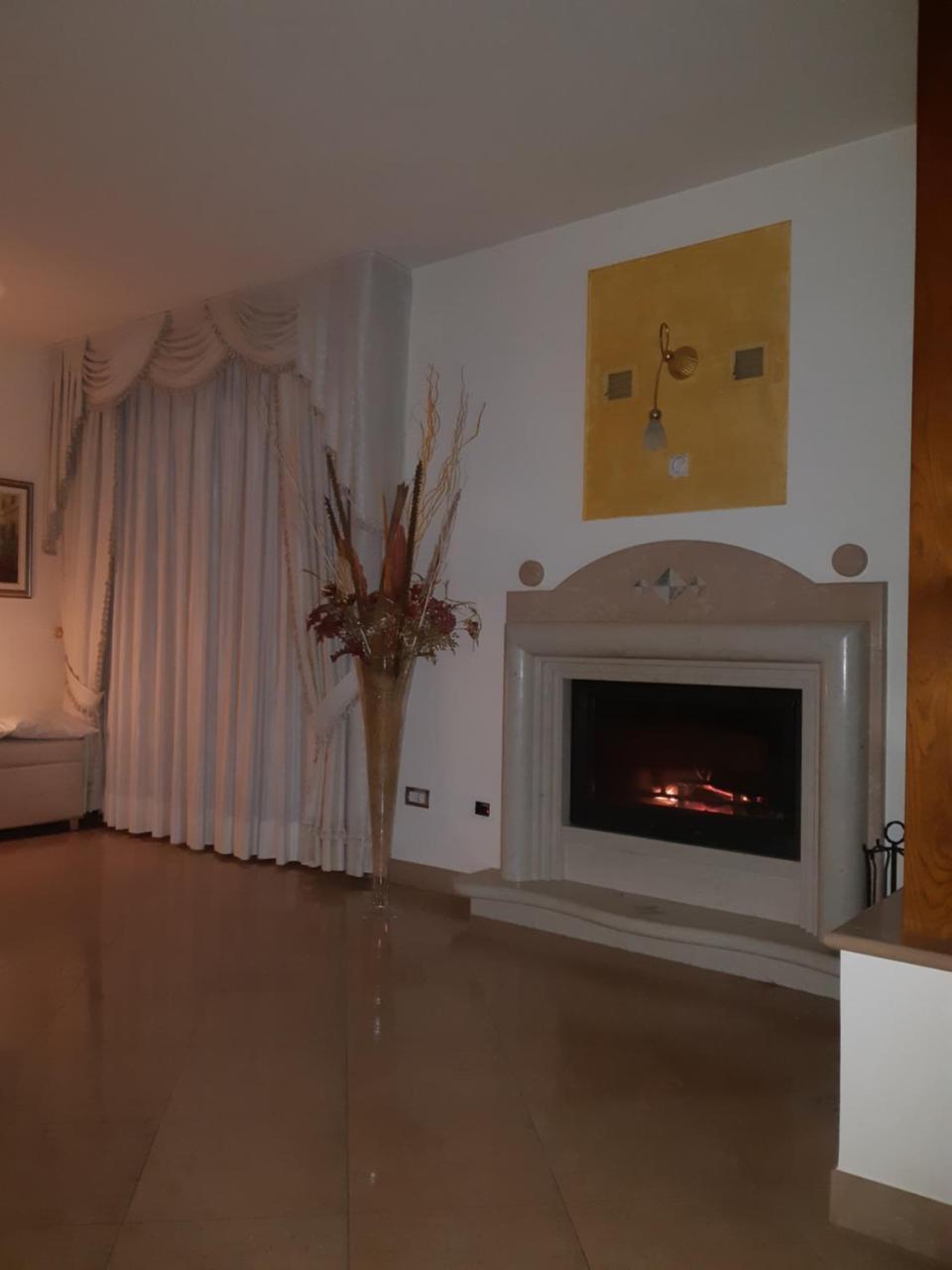 Villa Gioia Rooms Montegranaro Bagian luar foto